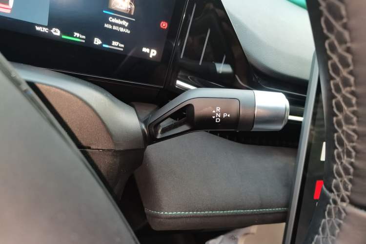 Used Geely Galaxy L6 2024 125km Creative Edition Gear Lever