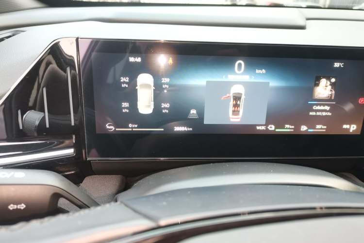 Used Geely Galaxy L6 2024 125km Creative Edition Odometer Close Up