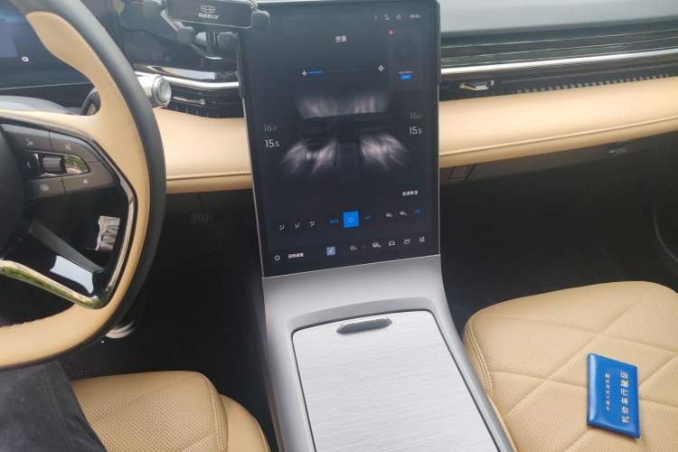 Used Geely Galaxy L6 2024 125km PLUS Dragon Edition Audio And AC Panel
