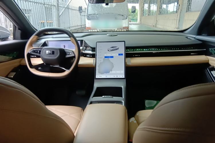 Used Geely Galaxy L6 2024 125km PLUS Dragon Edition Center Console