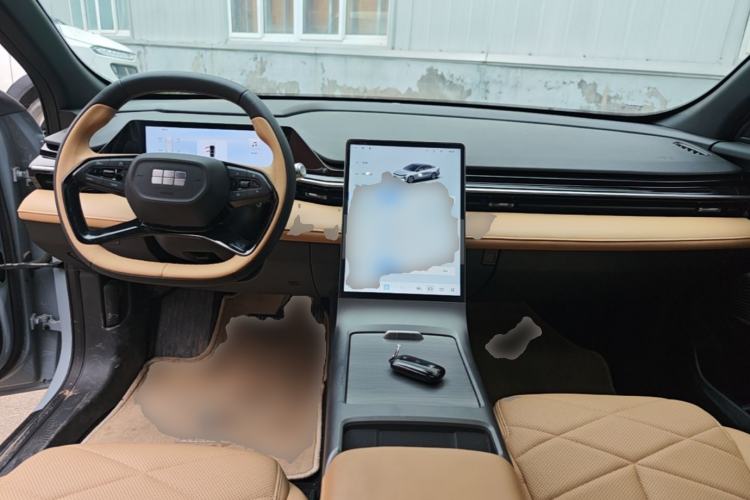 Used Geely Galaxy L6 2024 125km PLUS Dragon Edition Center Console