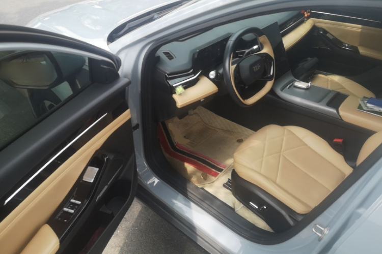 Used Geely Galaxy L6 2024 125km PLUS Dragon Edition Driver Seat