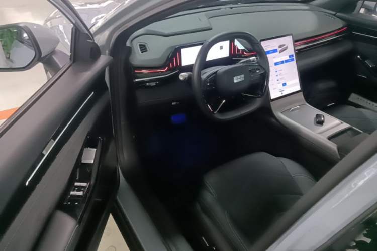 Used Geely Galaxy L6 2024 125km Creative Edition Driver Seat