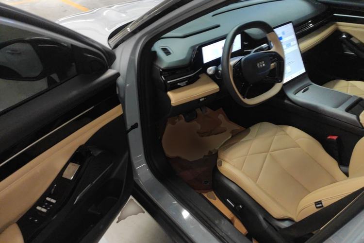 Used Geely Galaxy L6 2024 125km PLUS Dragon Edition Driver Seat