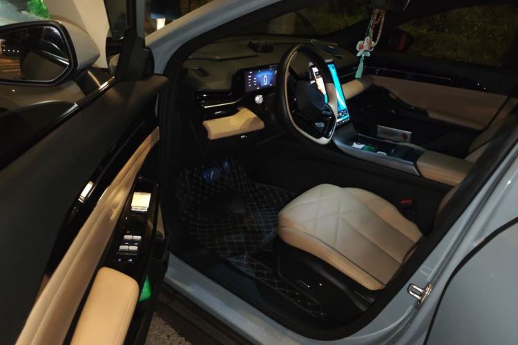 Used Geely Galaxy L6 2024 125km PLUS Dragon Edition Driver Seat