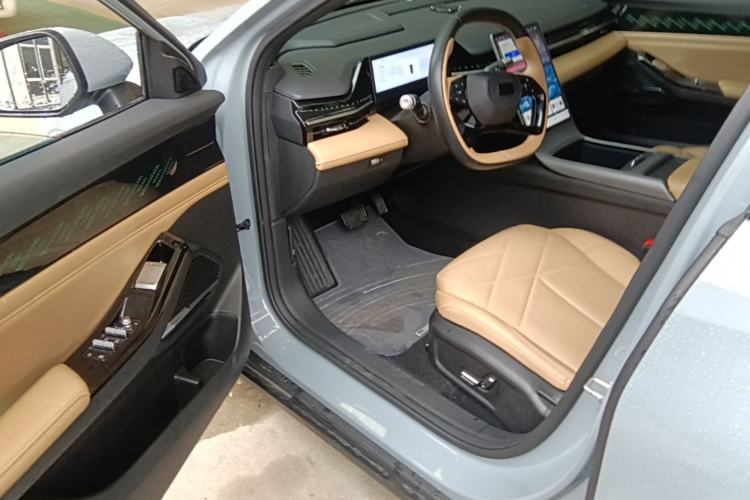Used Geely Galaxy L6 2024 125km PLUS Dragon Edition Driver Seat