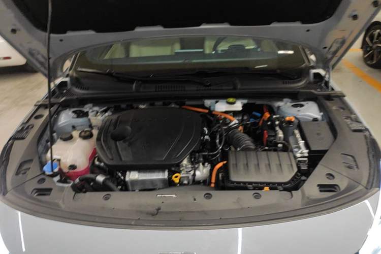 Used Geely Galaxy L6 2024 125km PLUS Dragon Edition Engine Bay