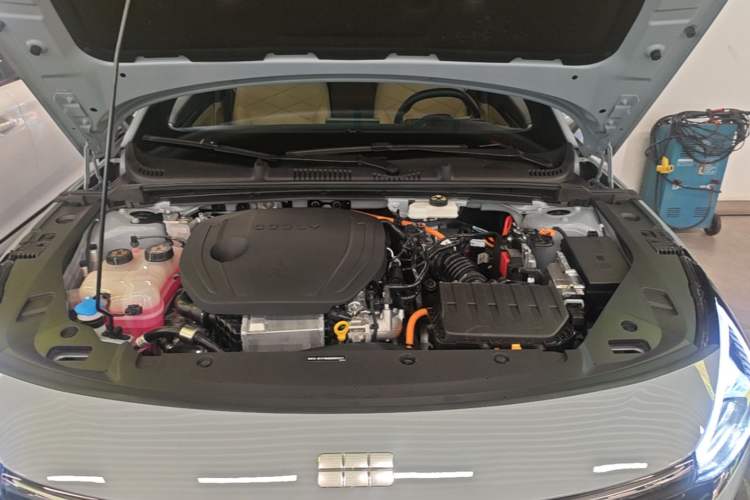 Used Geely Galaxy L6 2024 125km PLUS Dragon Edition Engine Bay