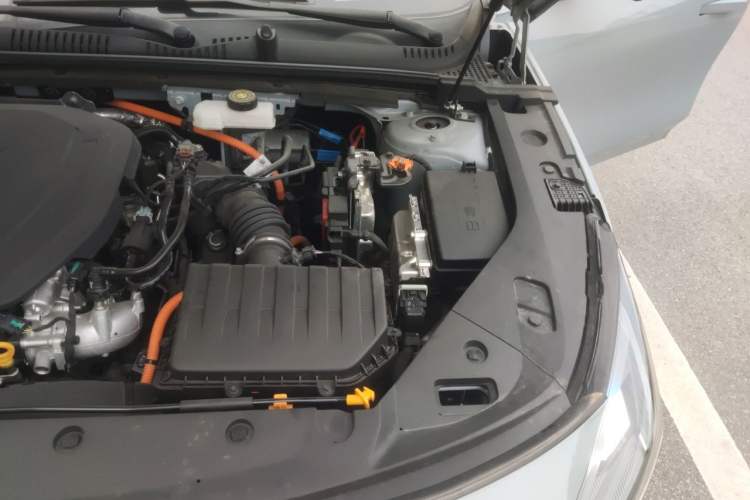 Used Geely Galaxy L6 2024 125km PLUS Dragon Edition Engine Bay Left
