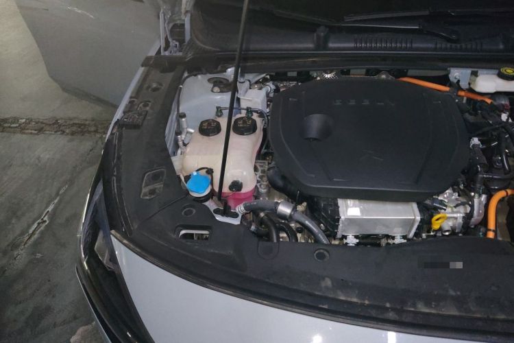 Used Geely Galaxy L6 2024 125km PLUS Dragon Edition Engine Bay Right