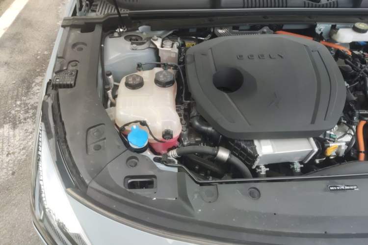 Used Geely Galaxy L6 2024 125km PLUS Dragon Edition Engine Bay Right