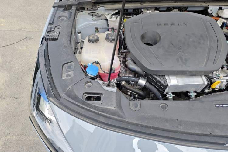 Used Geely Galaxy L6 2024 125km Creative Edition Engine Bay Right