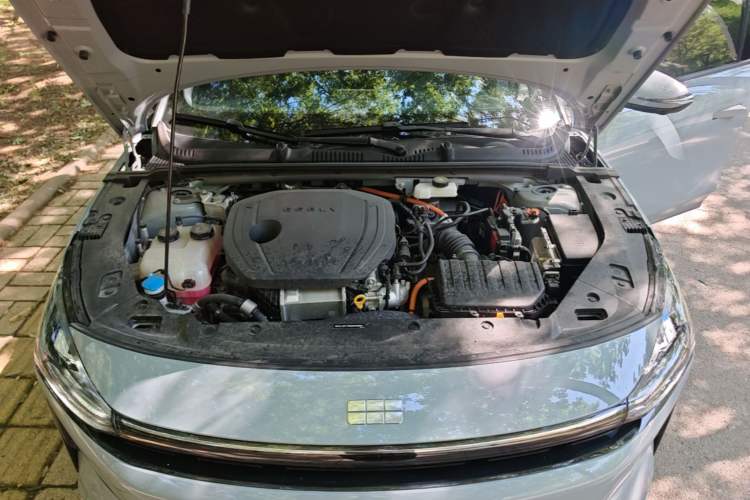 Used Geely Galaxy L6 2024 125km PLUS Dragon Edition Engine Bay
