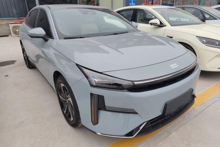 Used Geely Galaxy L6 2024 125km PLUS Dragon Edition Exterior 1