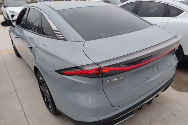 Used Geely Galaxy L6 2024 125km PLUS Dragon Edition Exterior 2