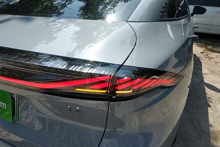Used Geely Galaxy L6 2024 125km PLUS Dragon Edition Exterior 3