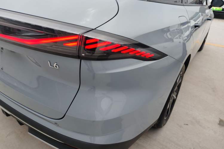 Used Geely Galaxy L6 2024 125km PLUS Dragon Edition Exterior 3