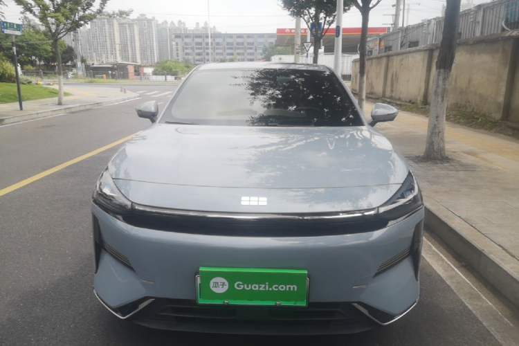 Used Geely Galaxy L6 2024 125km PLUS Dragon Edition Front