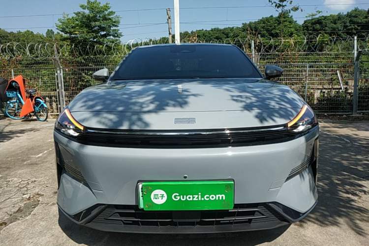 Used Geely Galaxy L6 2024 125km PLUS Dragon Edition Front