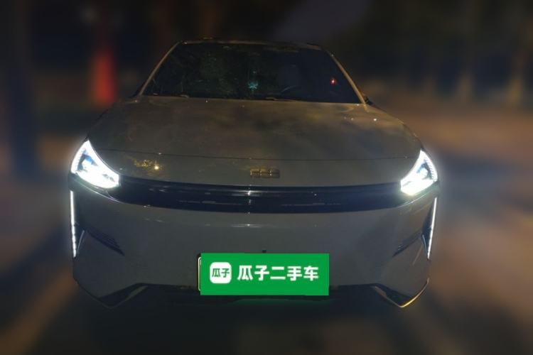 Used Geely Galaxy L6 2024 125km PLUS Dragon Edition Front