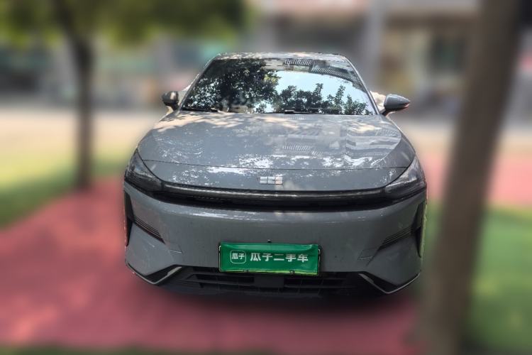 Used Geely Galaxy L6 2024 125km PLUS Dragon Edition Front