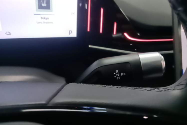 Used Geely Galaxy L6 2024 125km Creative Edition Gear Lever