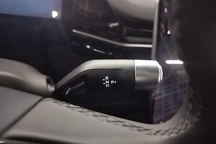 Used Geely Galaxy L6 2024 125km Creative Edition Gear Lever