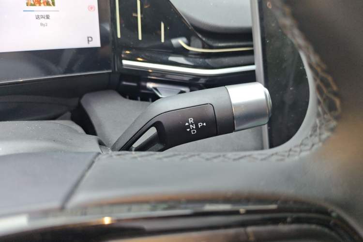 Used Geely Galaxy L6 2024 125km Creative Edition Gear Lever