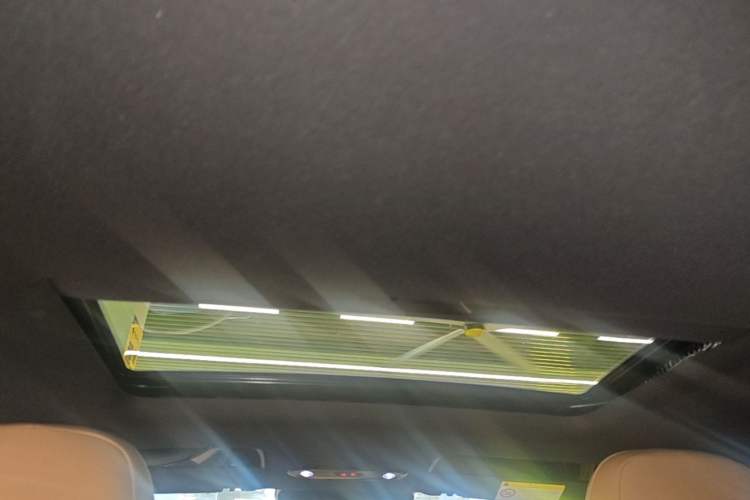Used Geely Galaxy L6 2024 125km PLUS Dragon Edition Headliner