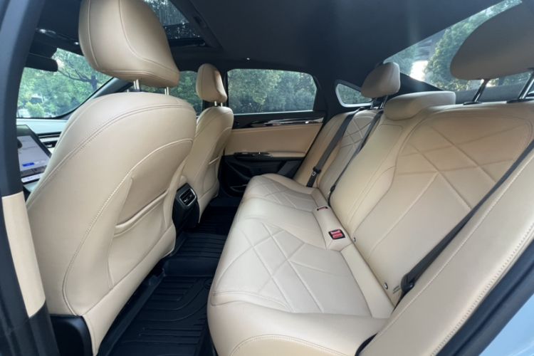 Used Geely Galaxy L6 2024 125km PLUS Dragon Edition Interior 4