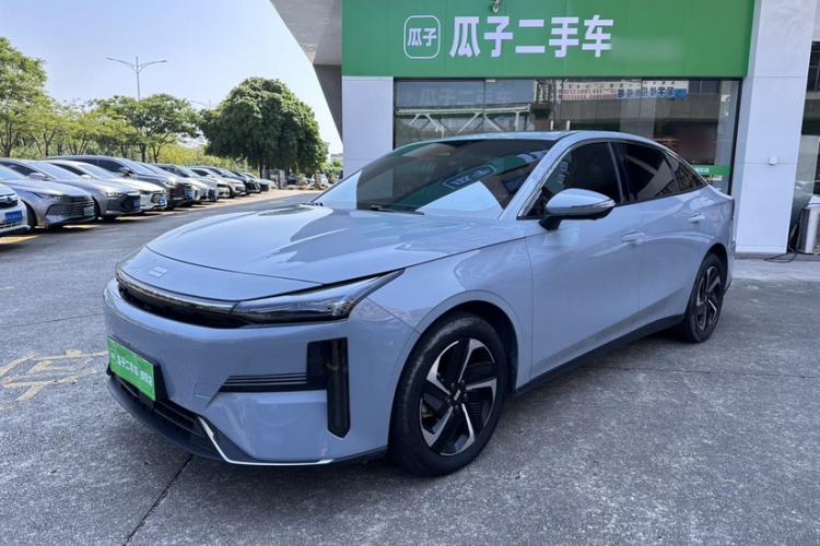 Geely Galaxy L6 2024 125km PLUS Dragon Edition
