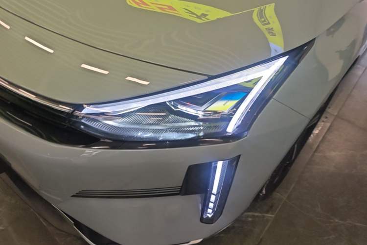 Used Geely Galaxy L6 2024 125km PLUS Dragon Edition Left Front Headlight