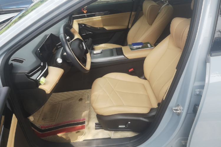 Used Geely Galaxy L6 2024 125km PLUS Dragon Edition Left Front Seat