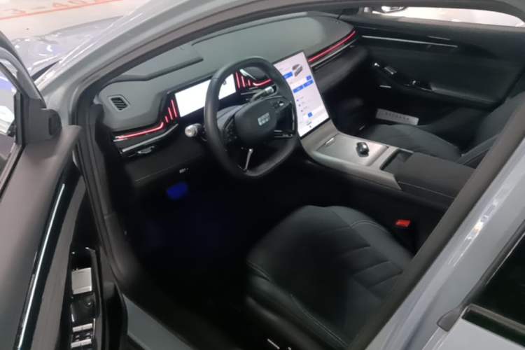 Used Geely Galaxy L6 2024 125km Creative Edition Left Front Seat