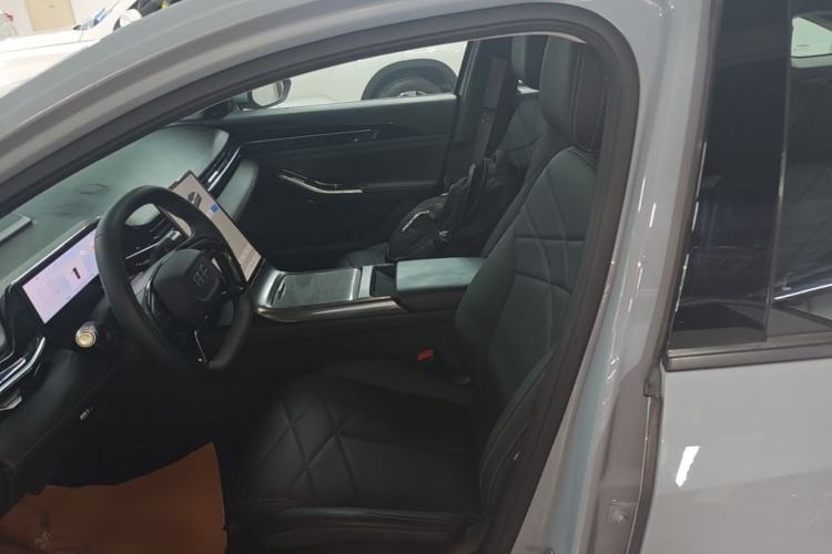 Used Geely Galaxy L6 2024 125km PLUS Dragon Edition Left Front Seat