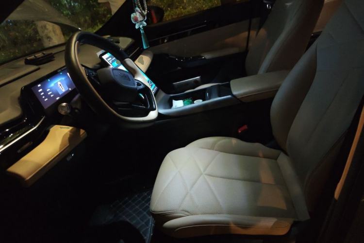 Used Geely Galaxy L6 2024 125km PLUS Dragon Edition Left Front Seat
