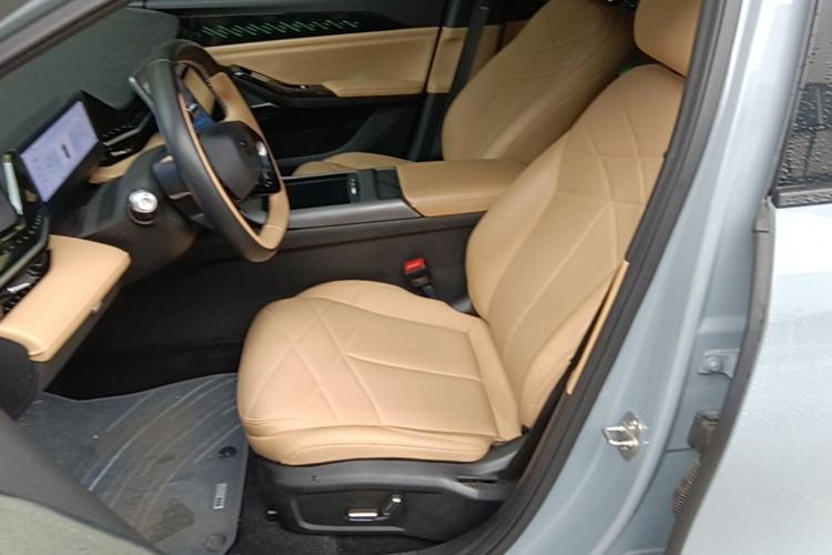 Used Geely Galaxy L6 2024 125km PLUS Dragon Edition Left Front Seat