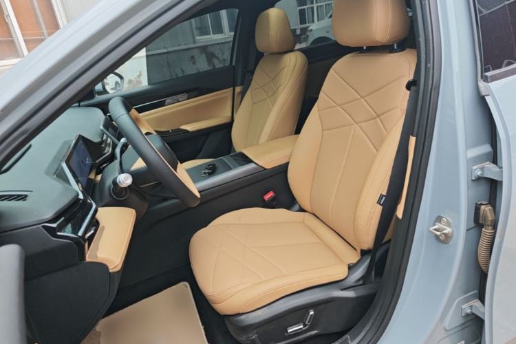 Used Geely Galaxy L6 2024 125km PLUS Dragon Edition Left Front Seat
