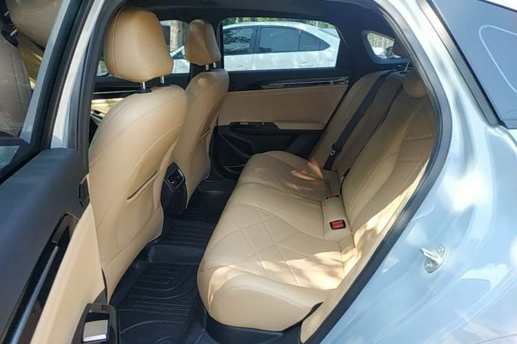 Used Geely Galaxy L6 2024 125km PLUS Dragon Edition Left Rear Seat