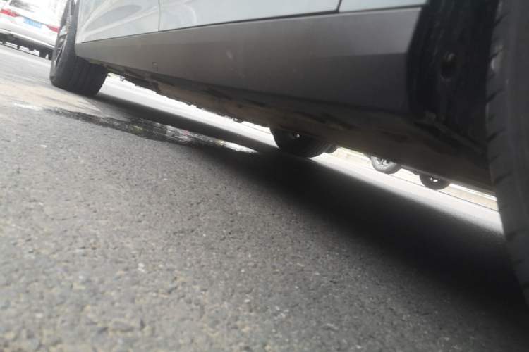 Used Geely Galaxy L6 2024 125km PLUS Dragon Edition Left Side Sill