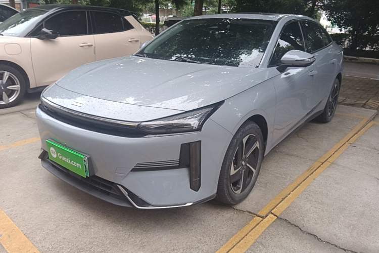 Geely Galaxy L6 2024 125km PLUS Dragon Edition