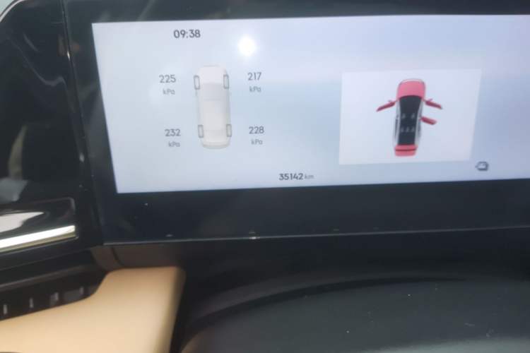Used Geely Galaxy L6 2024 125km PLUS Dragon Edition Odometer Close Up