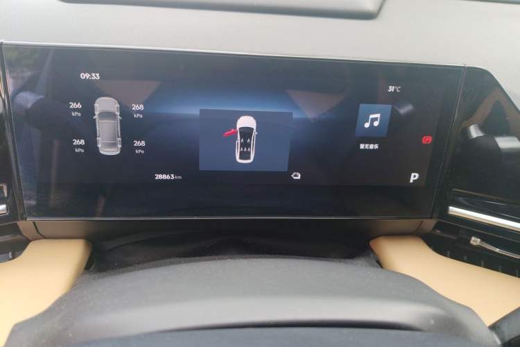 Used Geely Galaxy L6 2024 125km PLUS Dragon Edition Odometer Close Up
