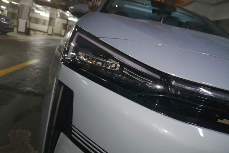 Used Geely Galaxy L6 2024 125km PLUS Dragon Edition Right Front Headlight