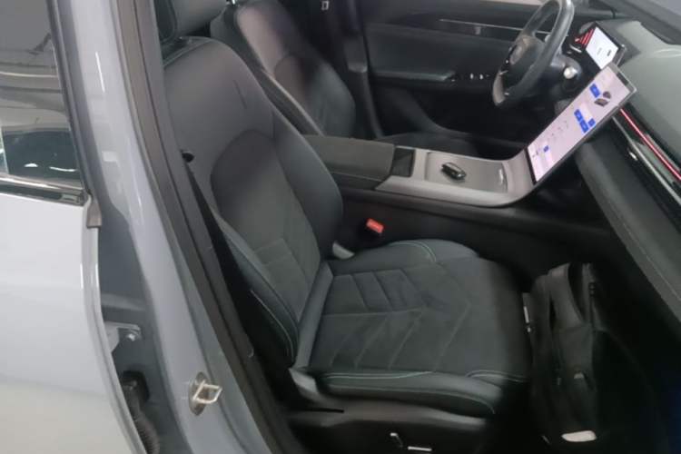 Used Geely Galaxy L6 2024 125km Creative Edition Right Front Seat