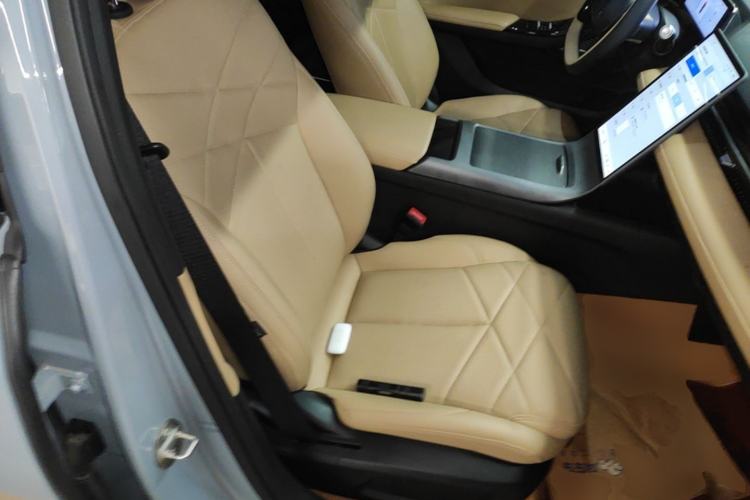 Used Geely Galaxy L6 2024 125km PLUS Dragon Edition Right Front Seat
