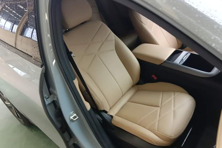 Used Geely Galaxy L6 2024 125km PLUS Dragon Edition Right Front Seat