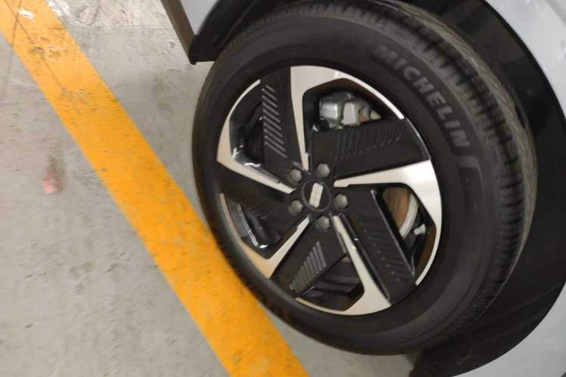 Used Geely Galaxy L6 2024 125km PLUS Dragon Edition Right Rear Wheel Hub