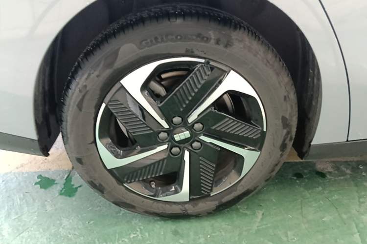Used Geely Galaxy L6 2024 125km PLUS Dragon Edition Right Rear Wheel Hub