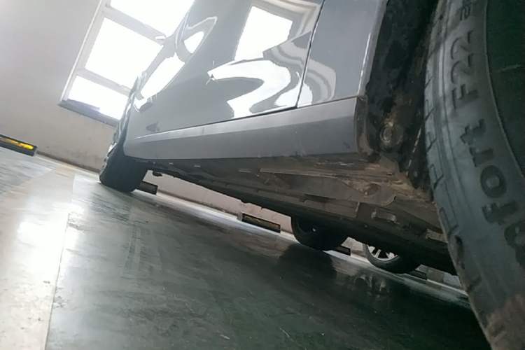 Used Geely Galaxy L6 2024 125km PLUS Dragon Edition Right Side Sill